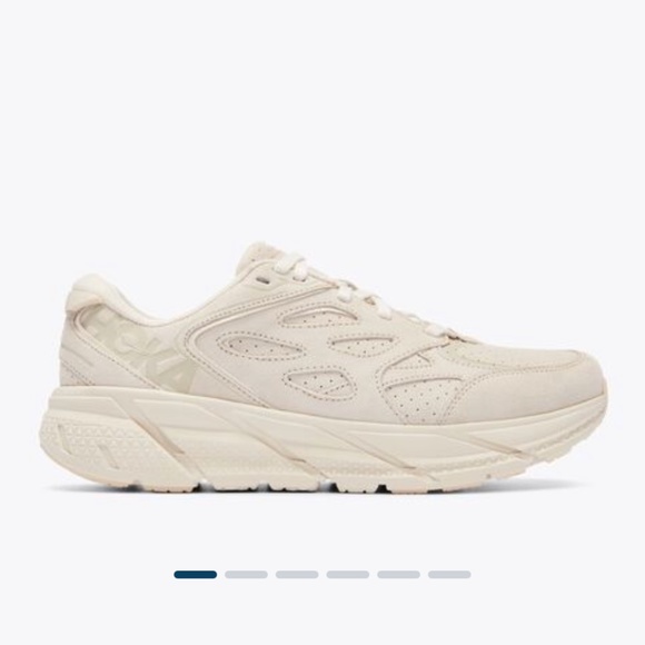 Hoka Shoes - Clifton L Suede Eggnog